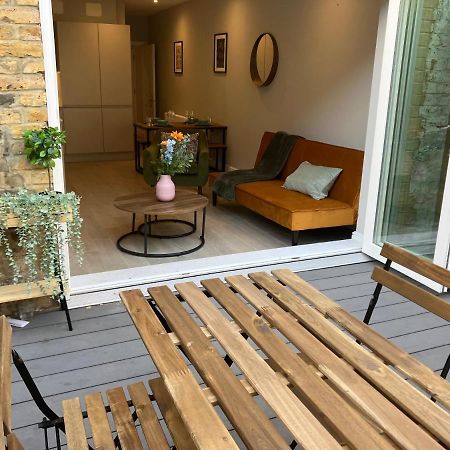 Spectacular 2 Bed Apartment With Lovely Terrace - 1 The Southwell 런던 외부 사진