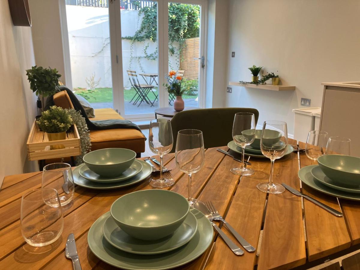 Spectacular 2 Bed Apartment With Lovely Terrace - 1 The Southwell 런던 외부 사진